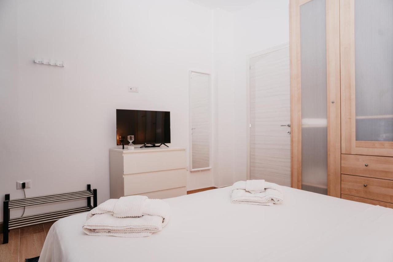 Brombeis Fantastica By Casa Napoletana - Town Center Apartment Naples Exterior photo